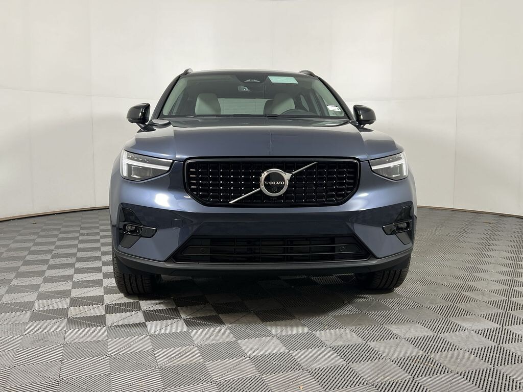New 2026 Volvo XC40 B4 Plus SUV