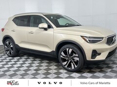2025 Volvo XC40 B5 Plus Bright Theme SUV