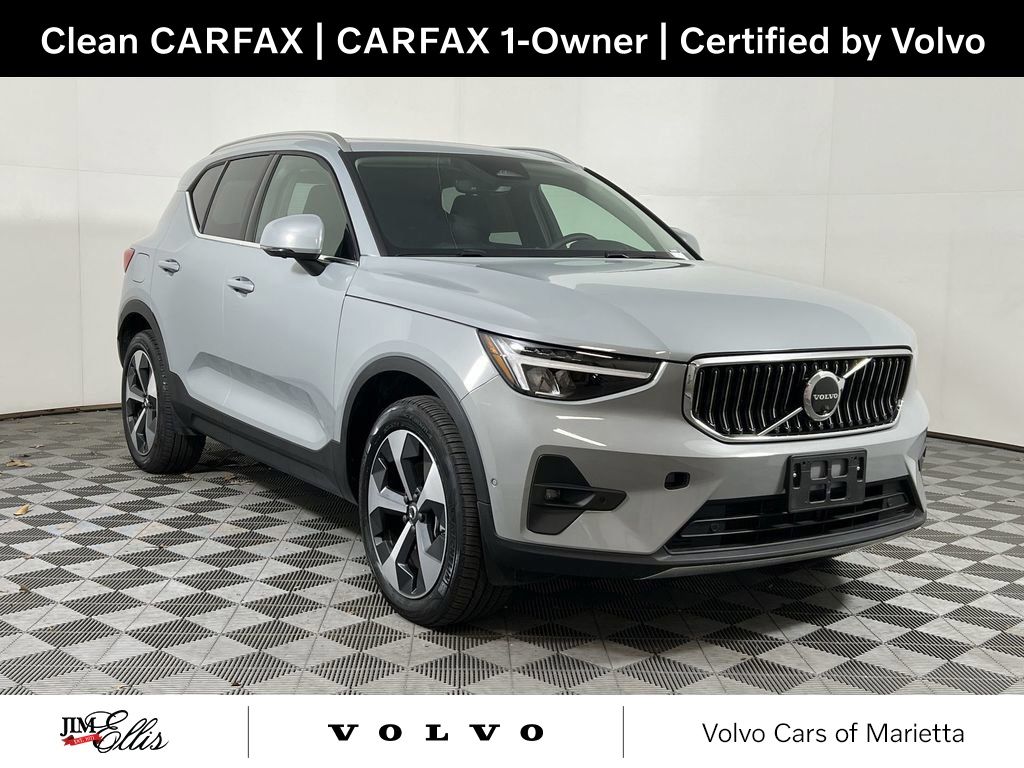 2025 Volvo XC40 B5 Plus Bright Theme SUV