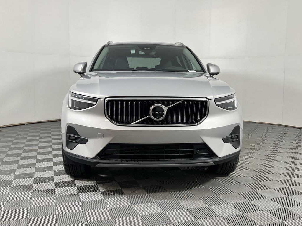 Certified 2025 Volvo XC40 B5 Ultra Bright Theme SUV