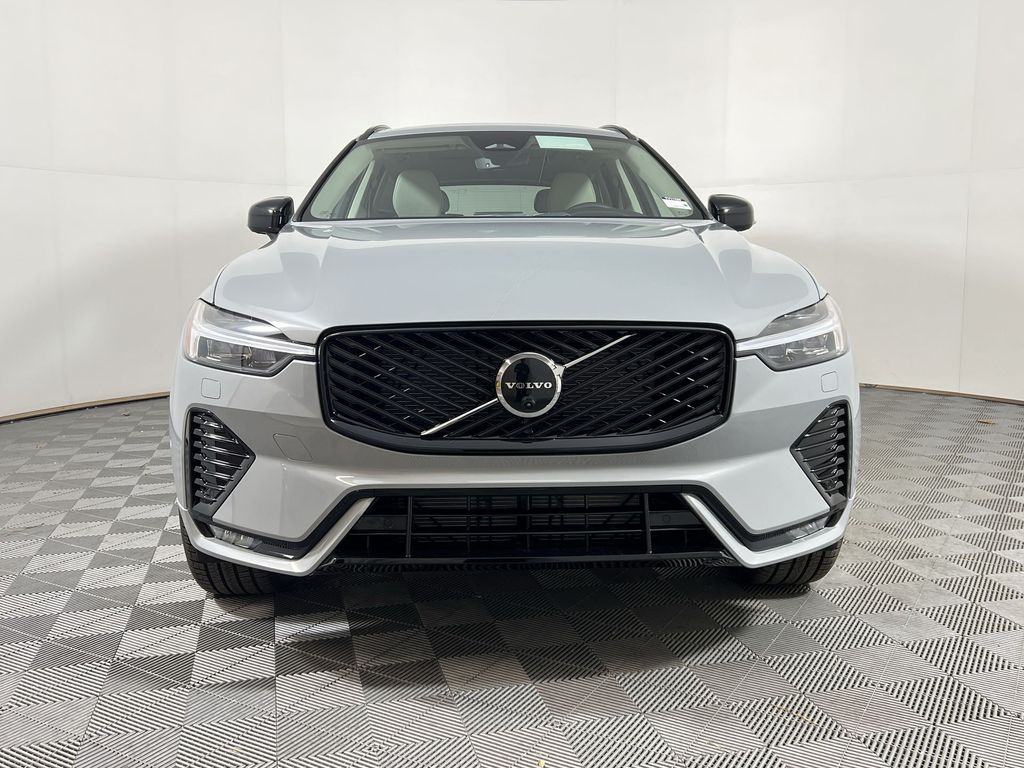 2026 Volvo XC60 B5 photo 3