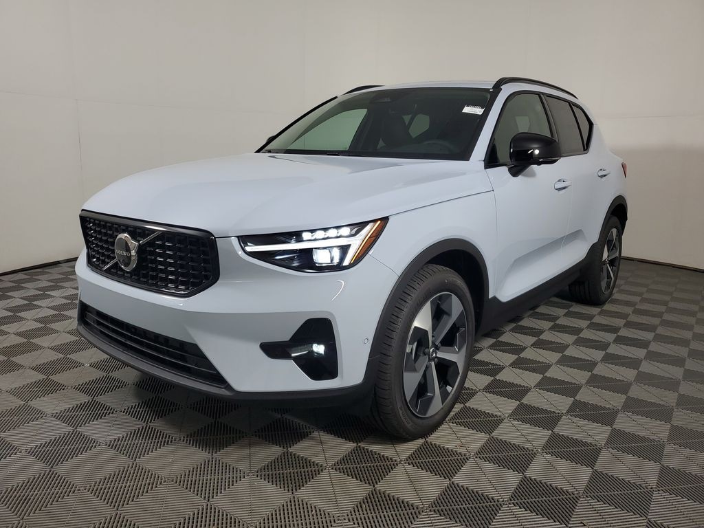 New 2026 Volvo XC40 B5 Plus SUV