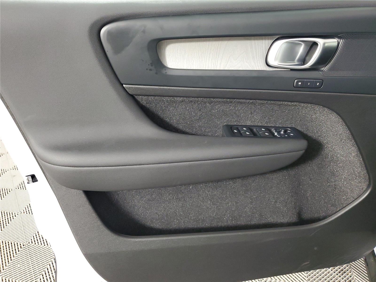 2026 Volvo XC40 Core - Photo 19