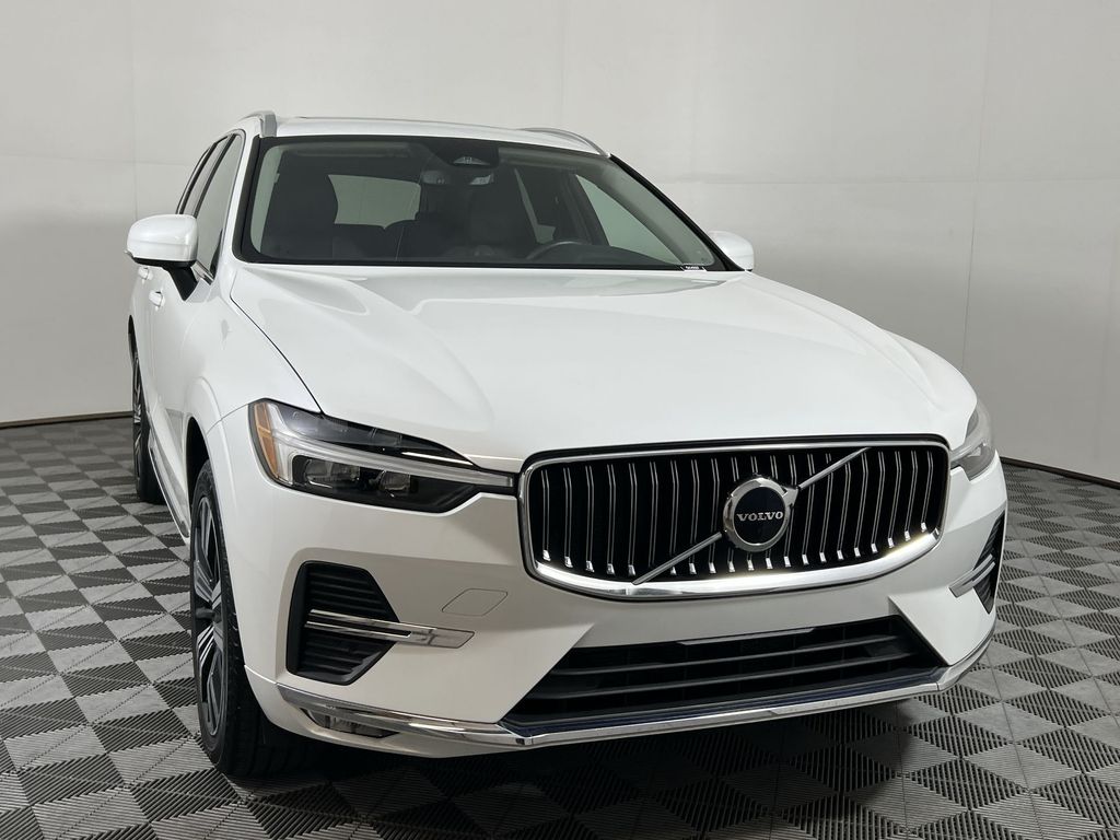 2022 Volvo XC60 B5 Inscription photo 2