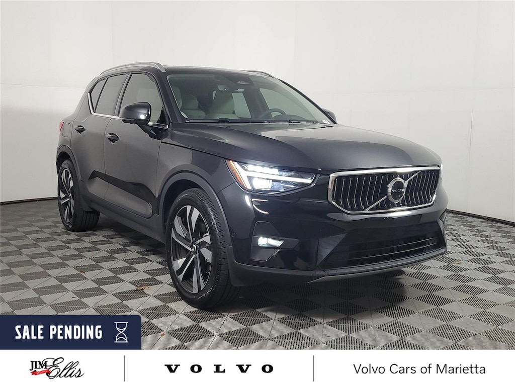 Certified 2023 Volvo XC40 B5 AWD Ultimate Bright SUV