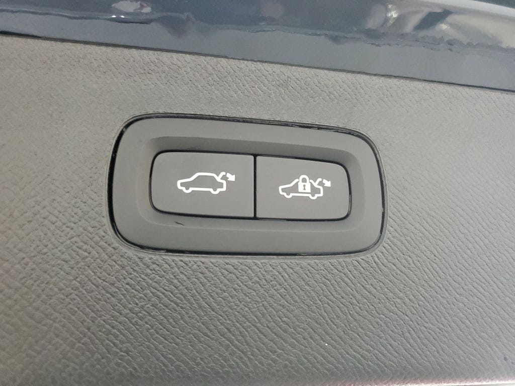 2026 Volvo XC90 Plus - Photo 10