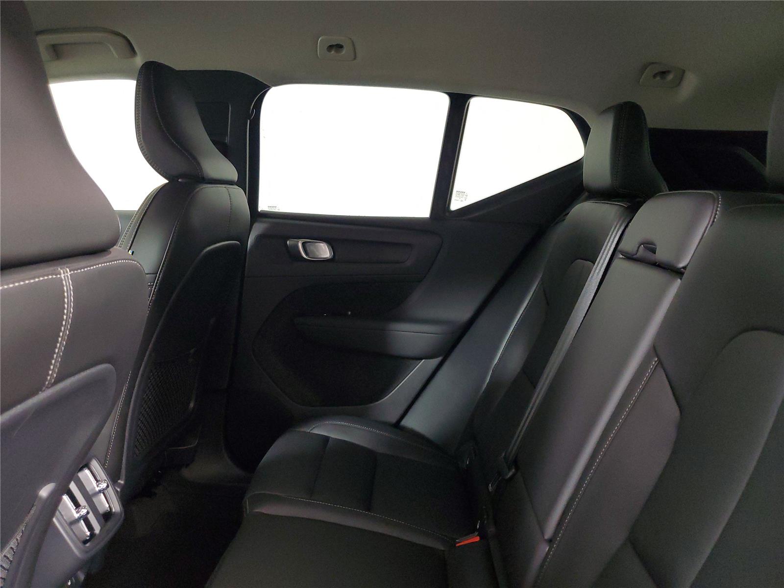 2026 Volvo XC40 Core - Photo 12