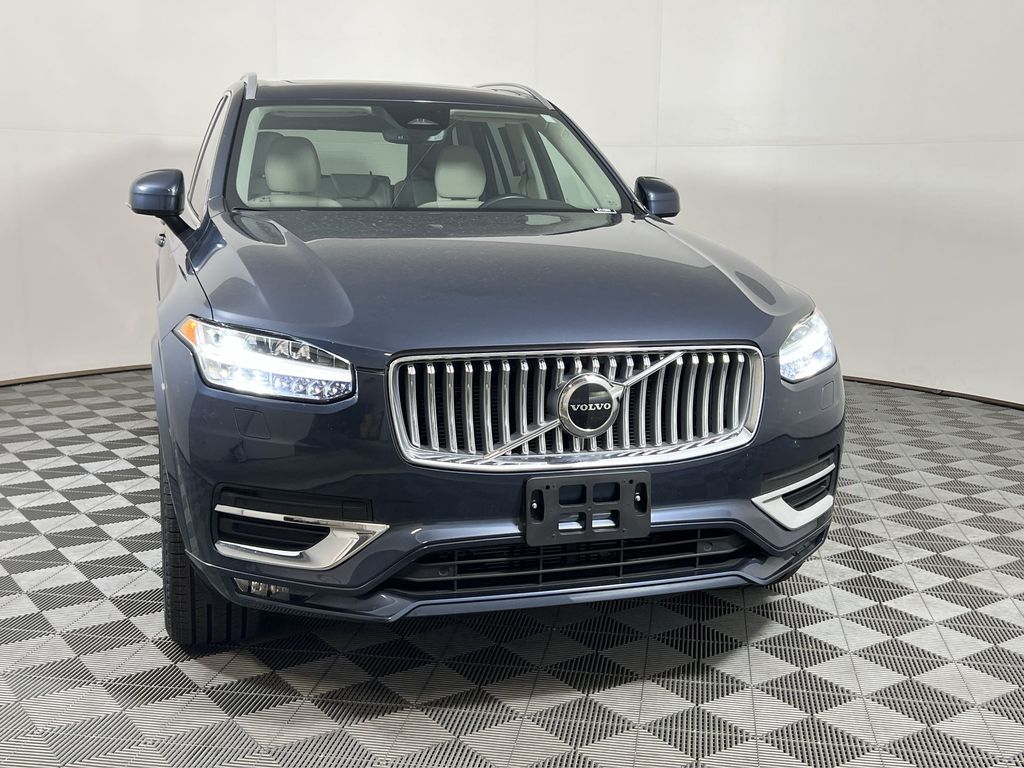 2024 Volvo XC90 B5 Core photo 3