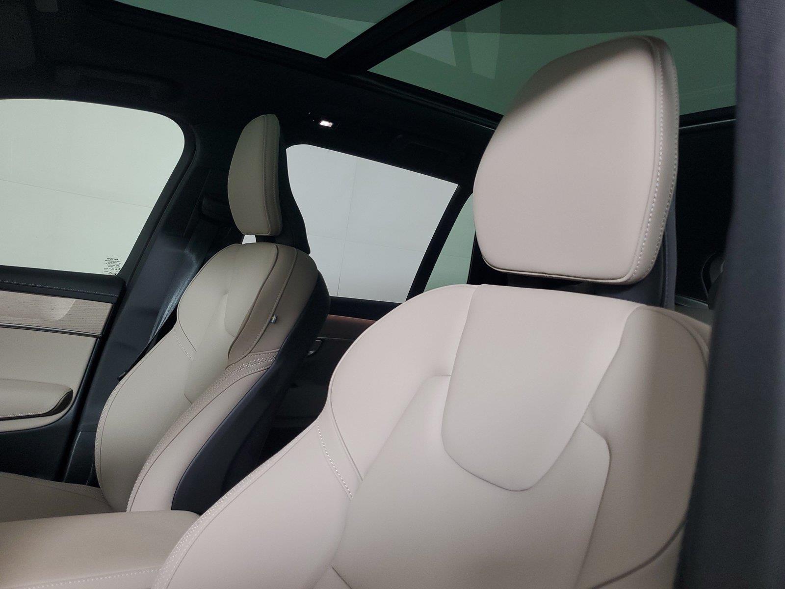 2026 Volvo XC90 Plus - Photo 23