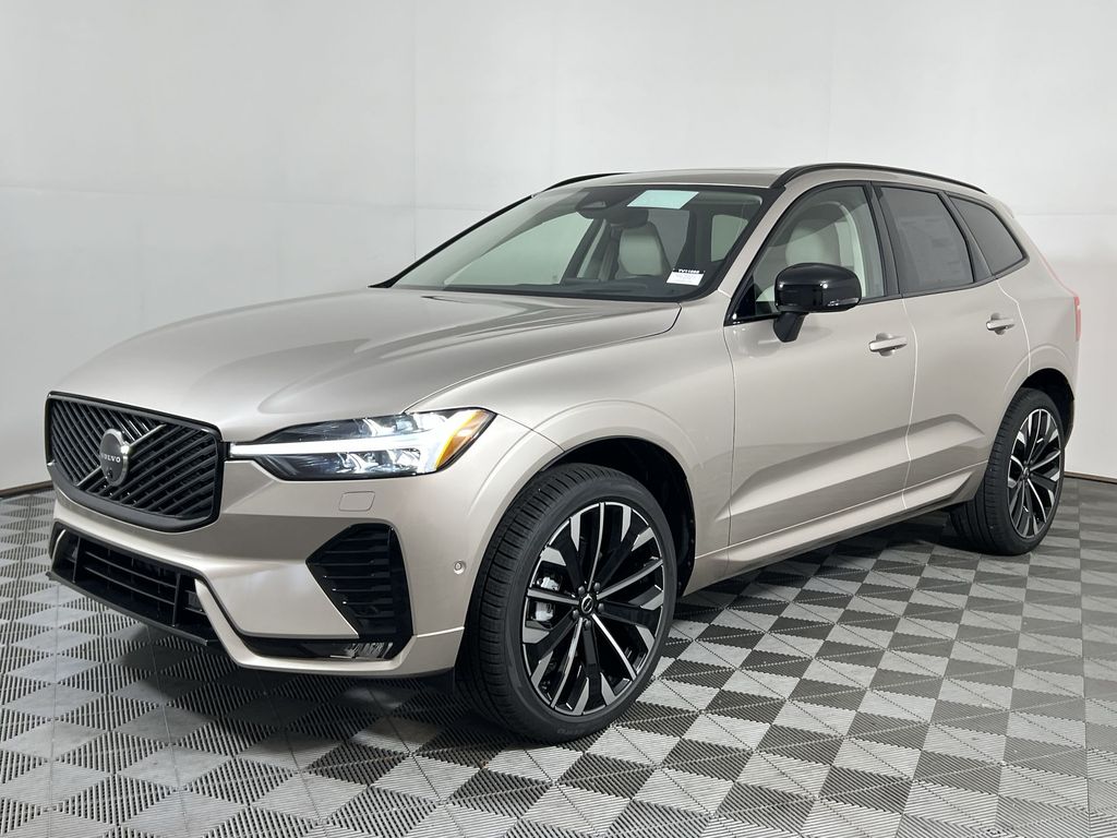 2026 Volvo XC60 B5 photo 3