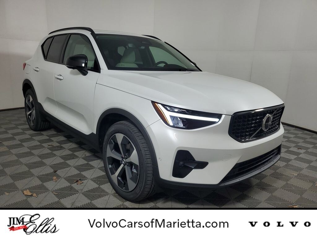 New 2026 Volvo XC40 B5 Plus SUV