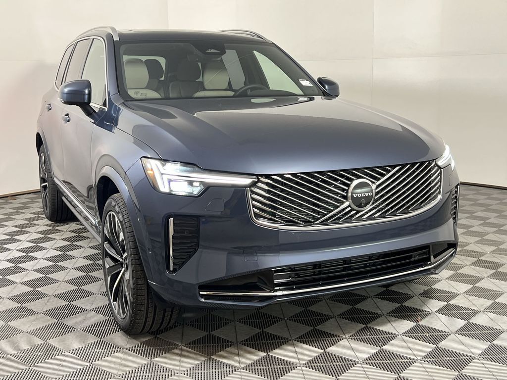 2026 Volvo XC90 Plus photo 2
