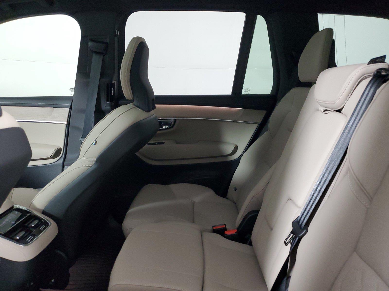 2026 Volvo XC90 Plus - Photo 12