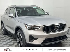 2025 Volvo XC40 B5 Ultra Bright Theme SUV
