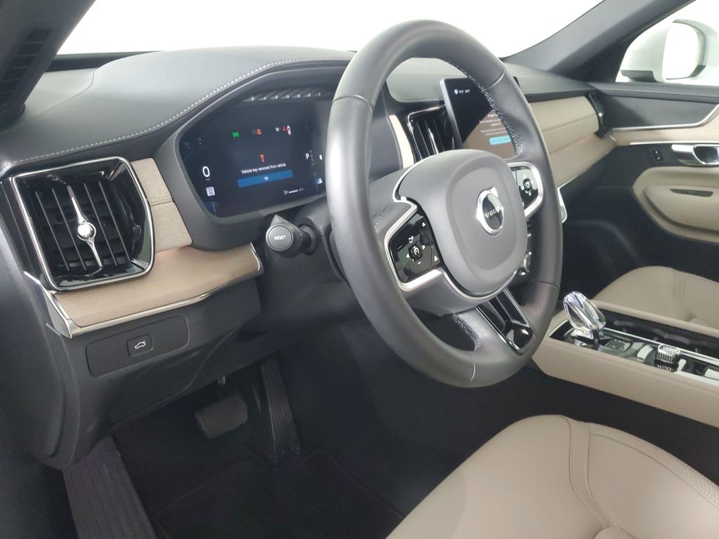 2025 Volvo XC90 Core - Photo 26