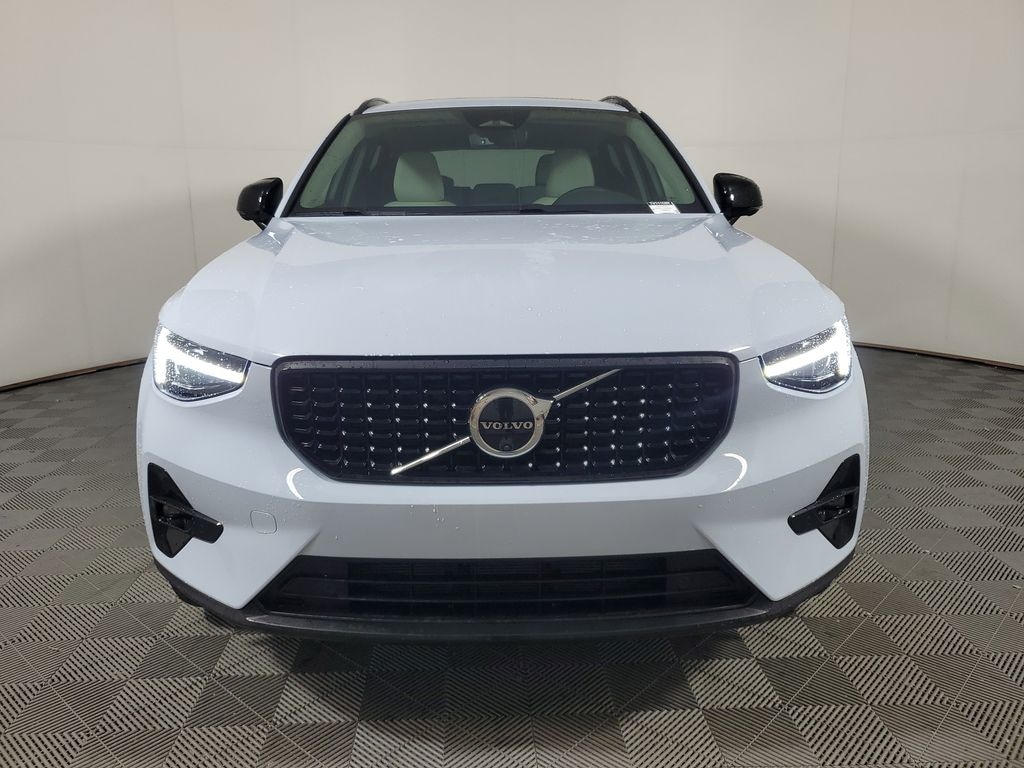Certified 2026 Volvo XC40 B5 Plus SUV