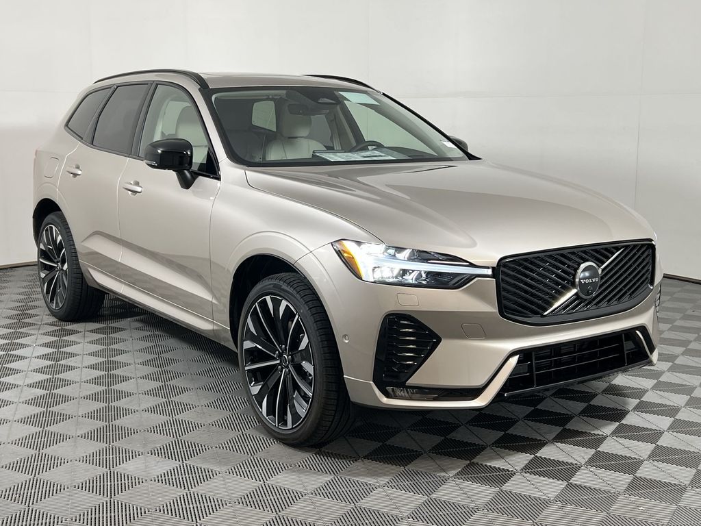 2026 Volvo XC60 B5 photo 2