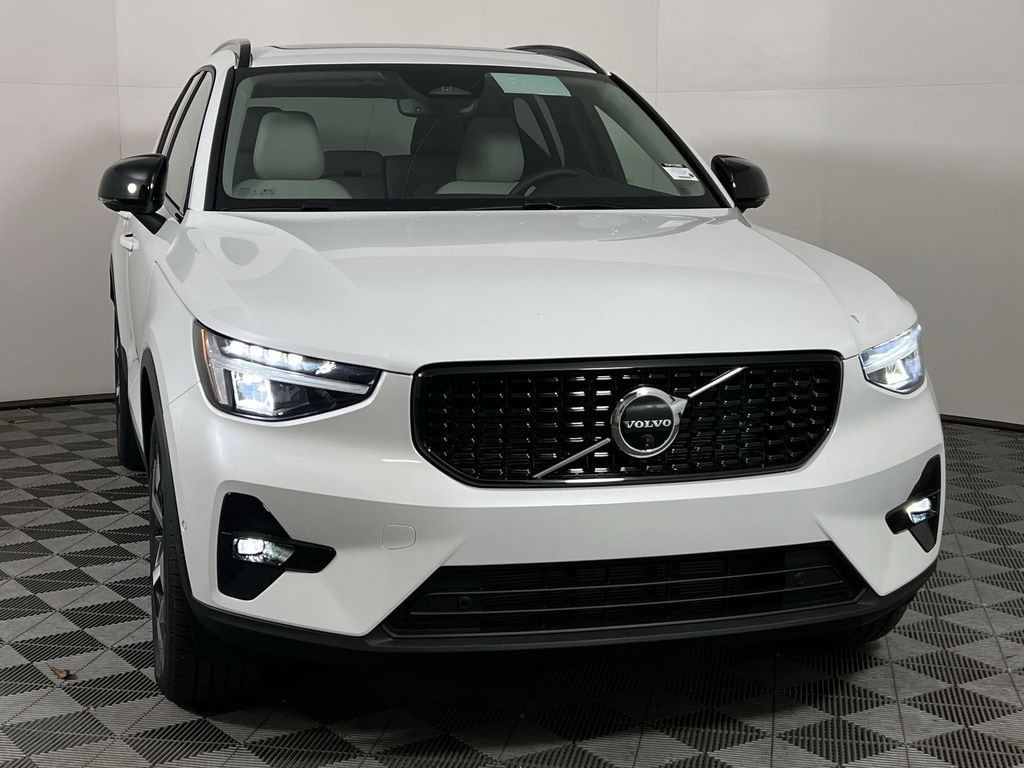 New 2026 Volvo XC40 B5 Plus SUV