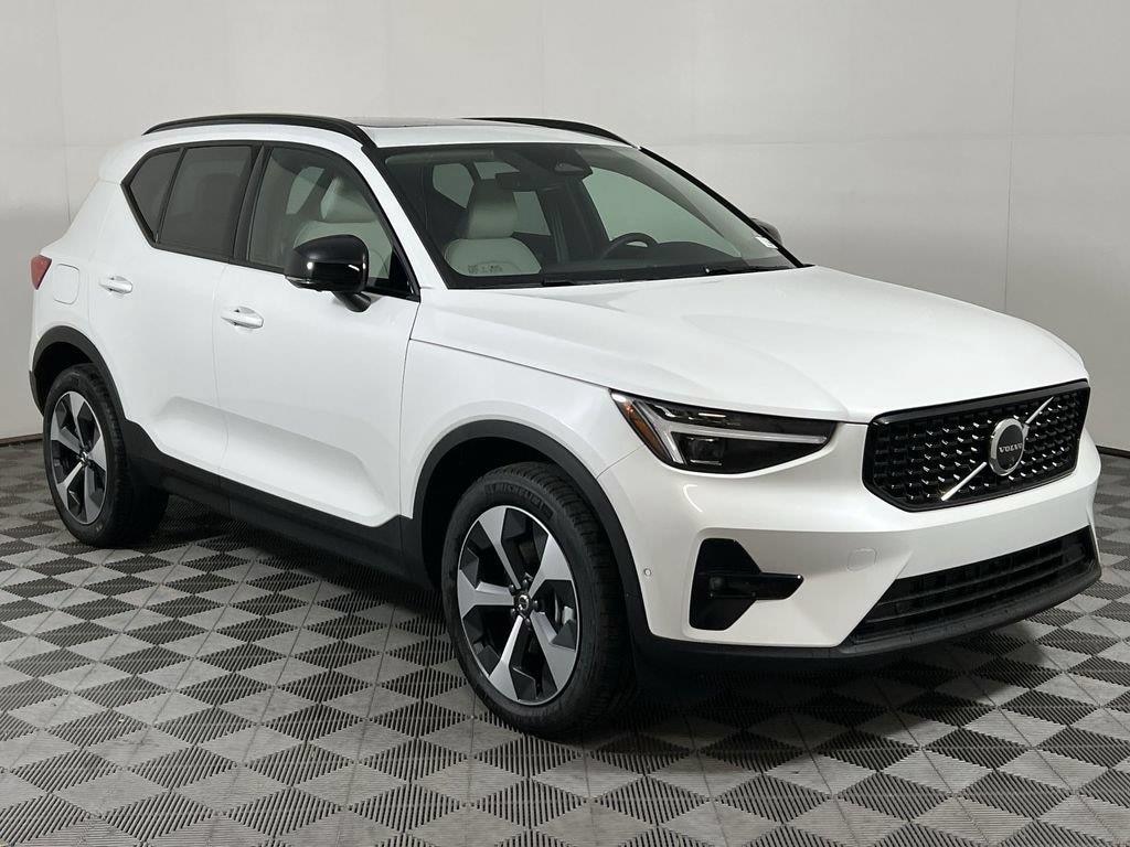 New 2026 Volvo XC40 B5 Plus SUV