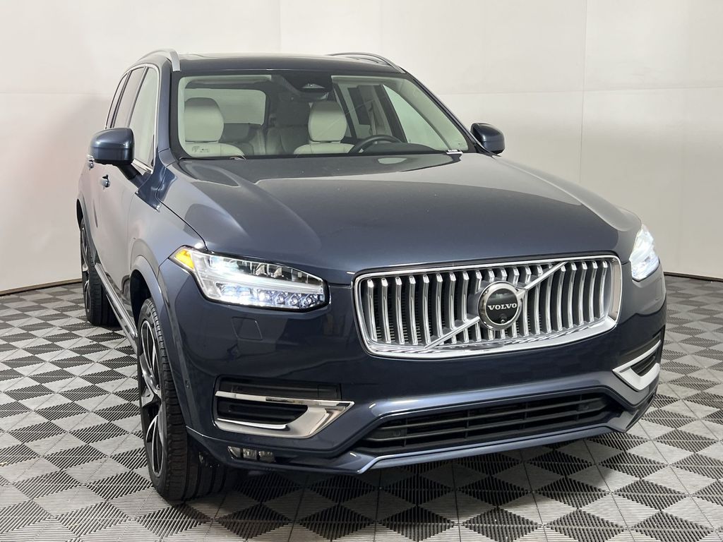 2024 Volvo XC90 B5 Plus photo 3