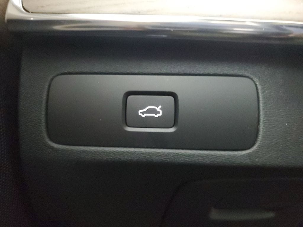 2025 Volvo XC90 Core - Photo 37