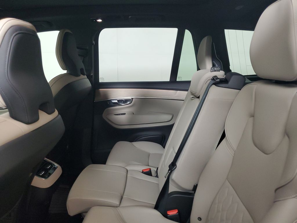 2026 Volvo XC90 Plus - Photo 14