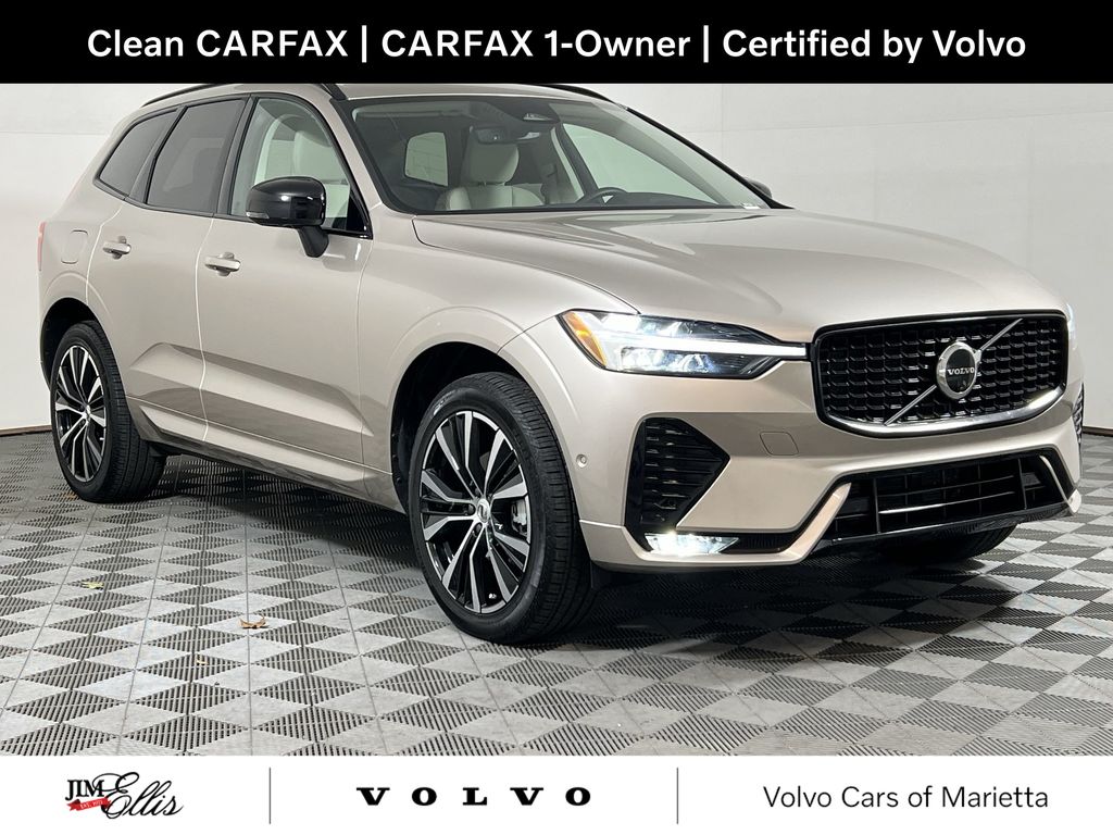 2025 Volvo XC60 Plus's photo
