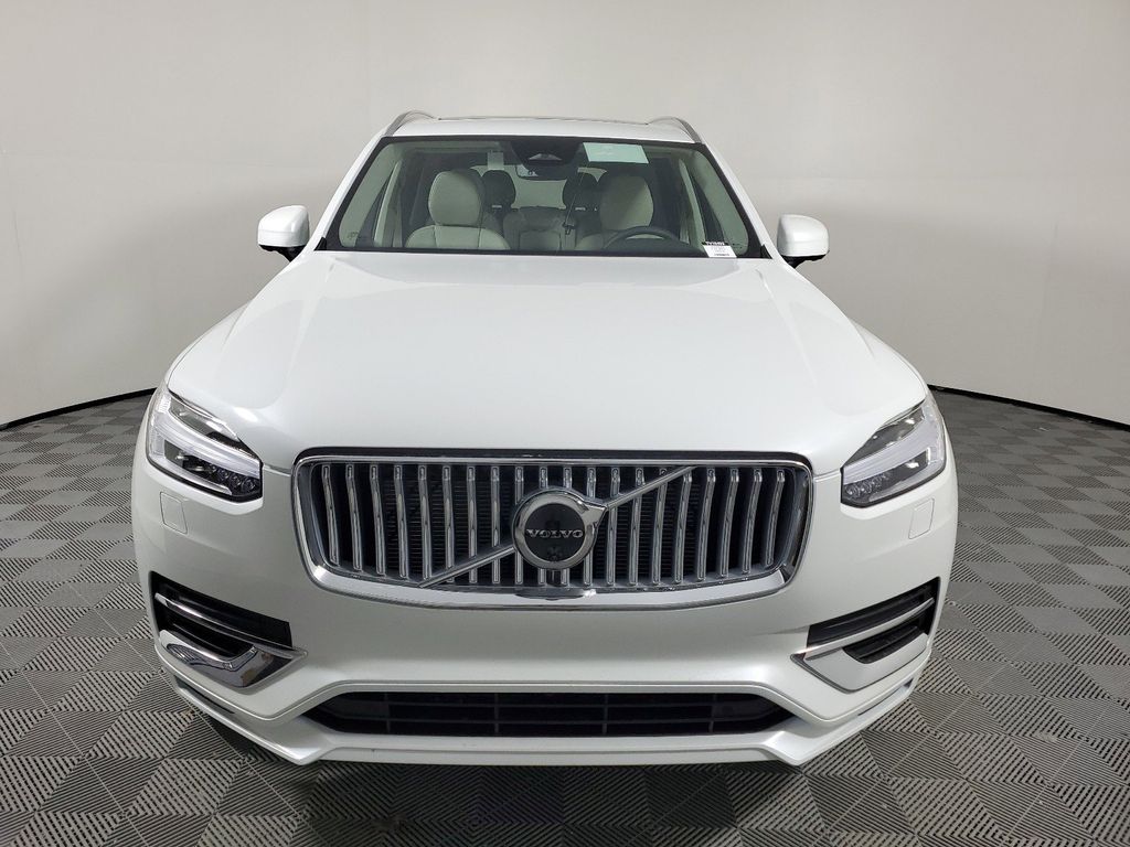 2025 Volvo XC90 Plus photo 2