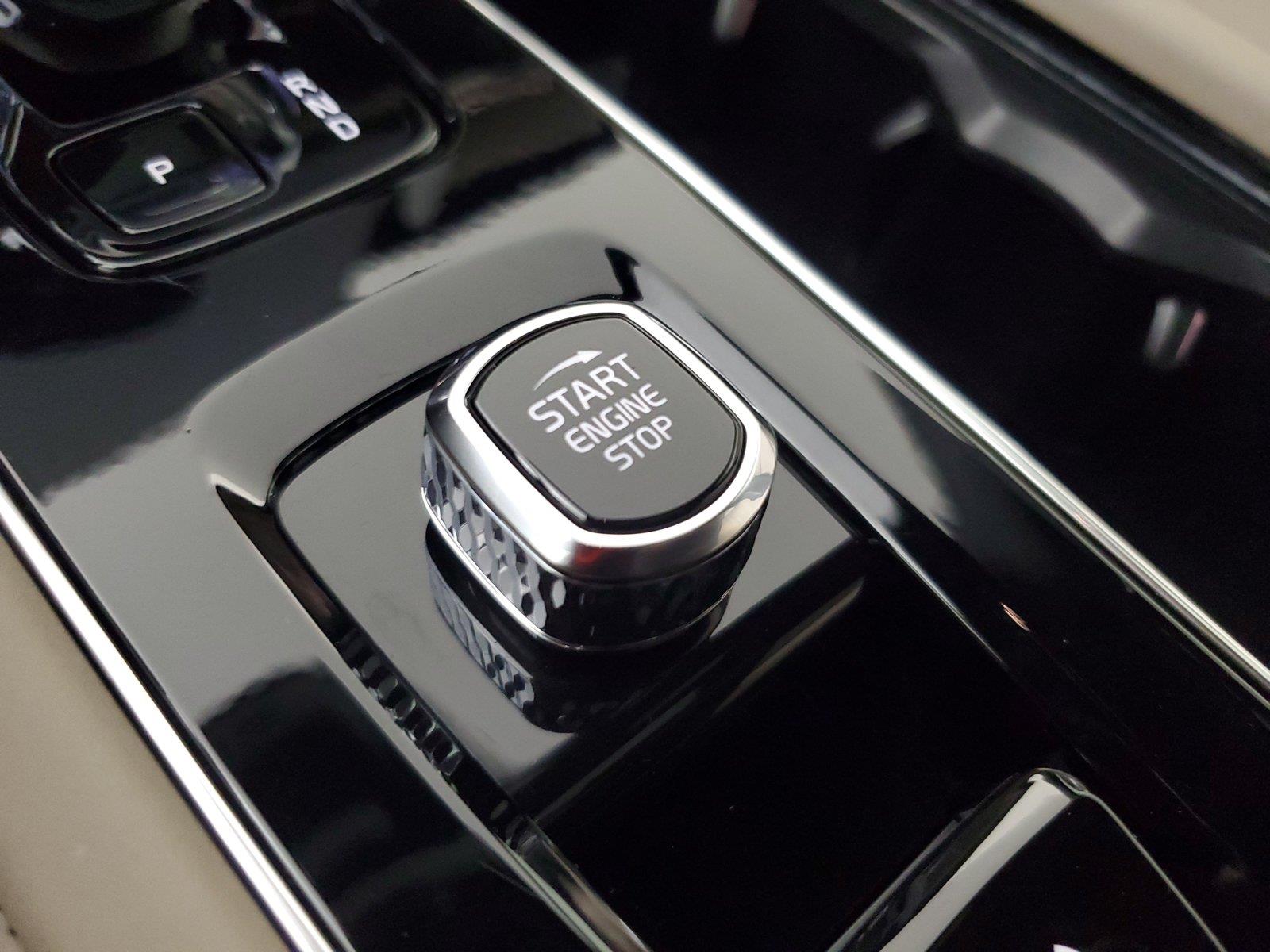 2026 Volvo XC90 Plus - Photo 33