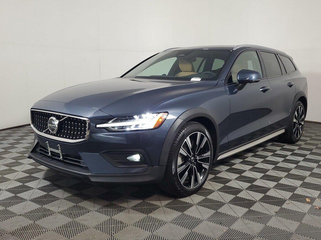 Used 2025 Volvo V60 Cross Country B5 Ultra Wagon