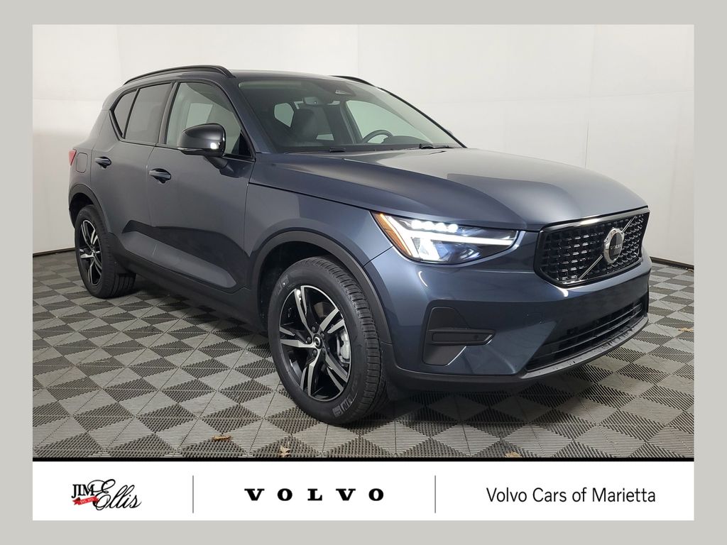 2026 Volvo XC40 B5 Core Dark AWD's photo