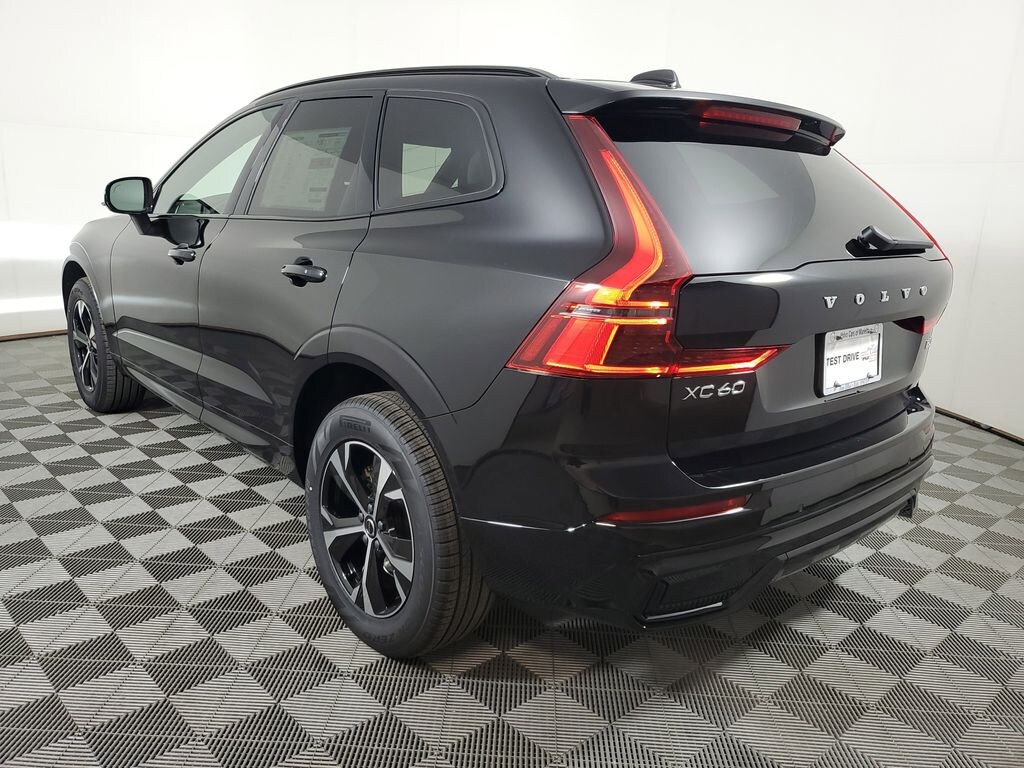 New 2026 Volvo XC60 B5 Core SUV