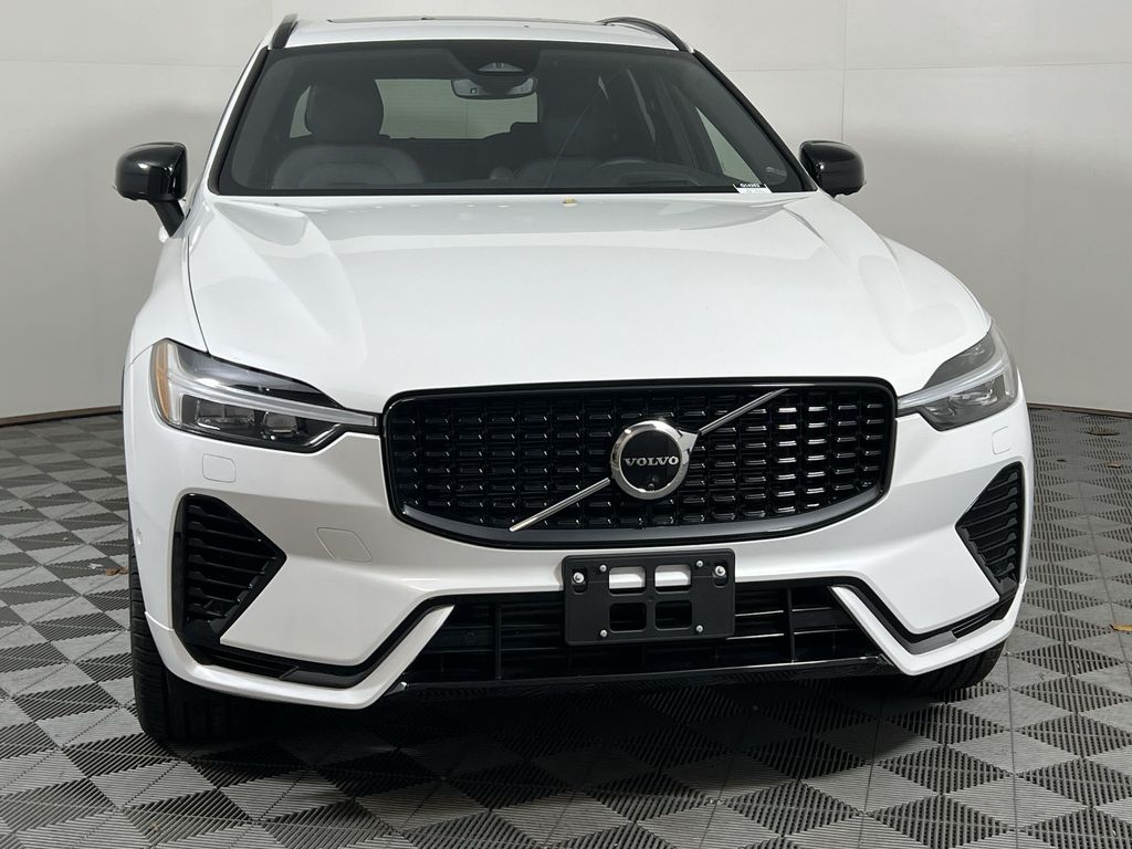 2024 Volvo XC60 Recharge Hybrid T8 Ultimate photo 3