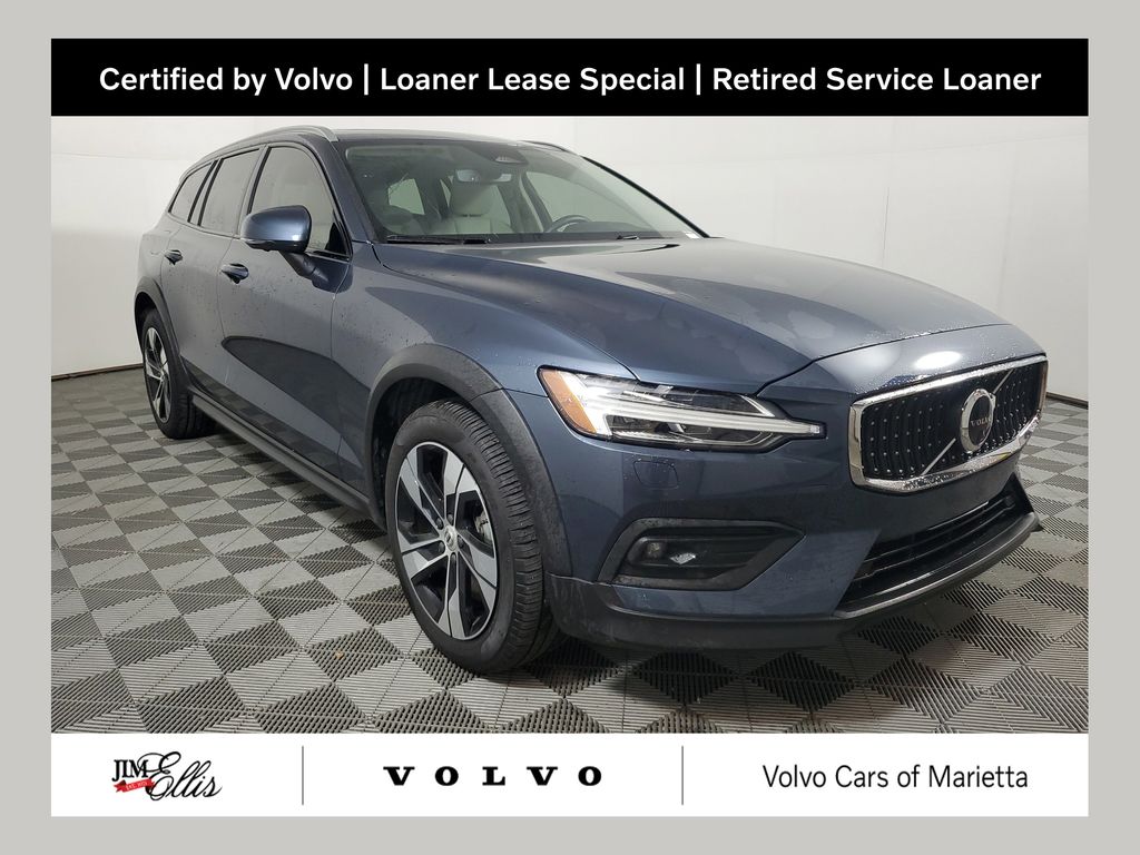 2026 Volvo V60 Cross Country B5 Plus AWD's photo