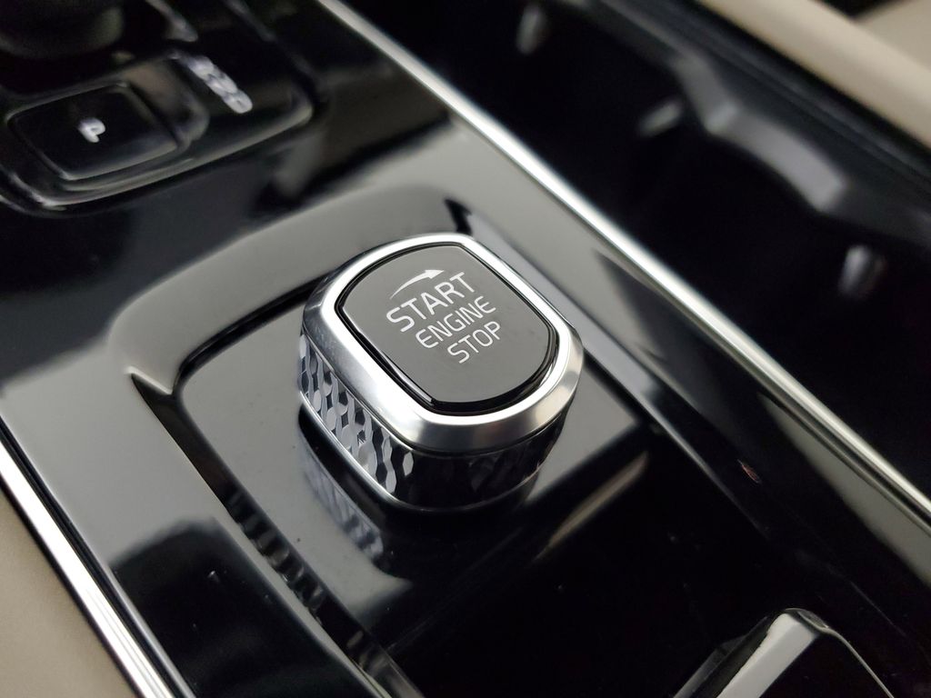 2026 Volvo XC90 Plus - Photo 34