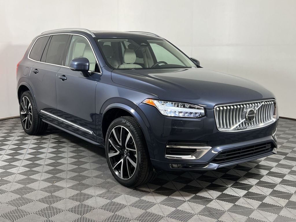 2024 Volvo XC90 B5 Plus photo 2