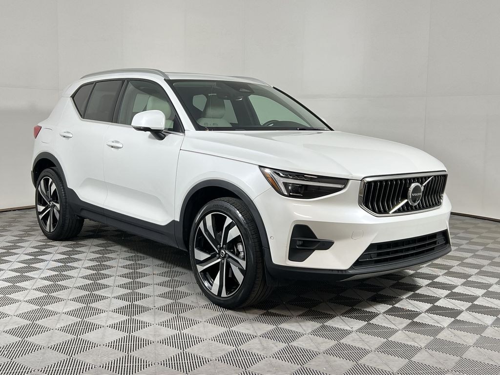 Certified 2024 Volvo XC40 B5 Plus Bright SUV