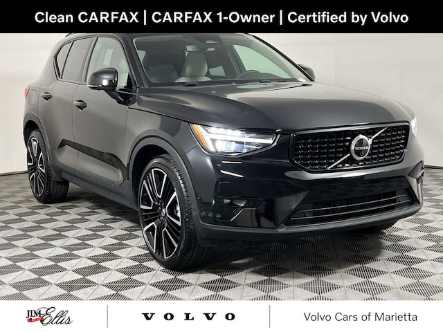 2025 Volvo XC40 B5 Ultra Dark Theme SUV