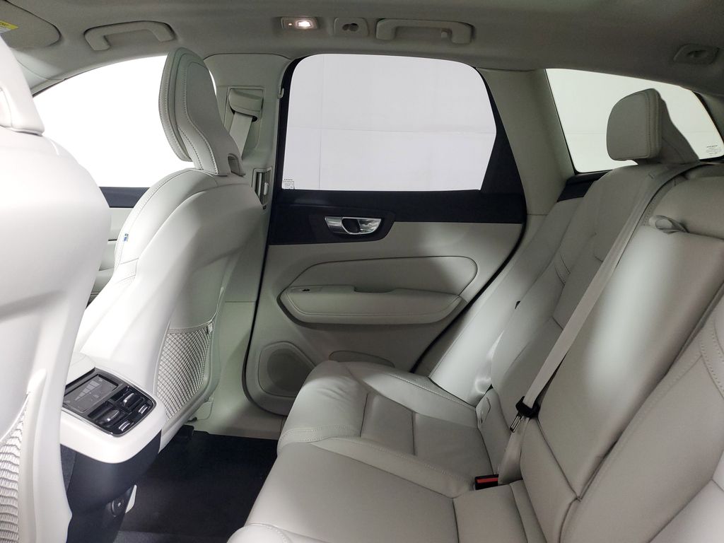 2026 Volvo XC60 Ultra - Photo 12