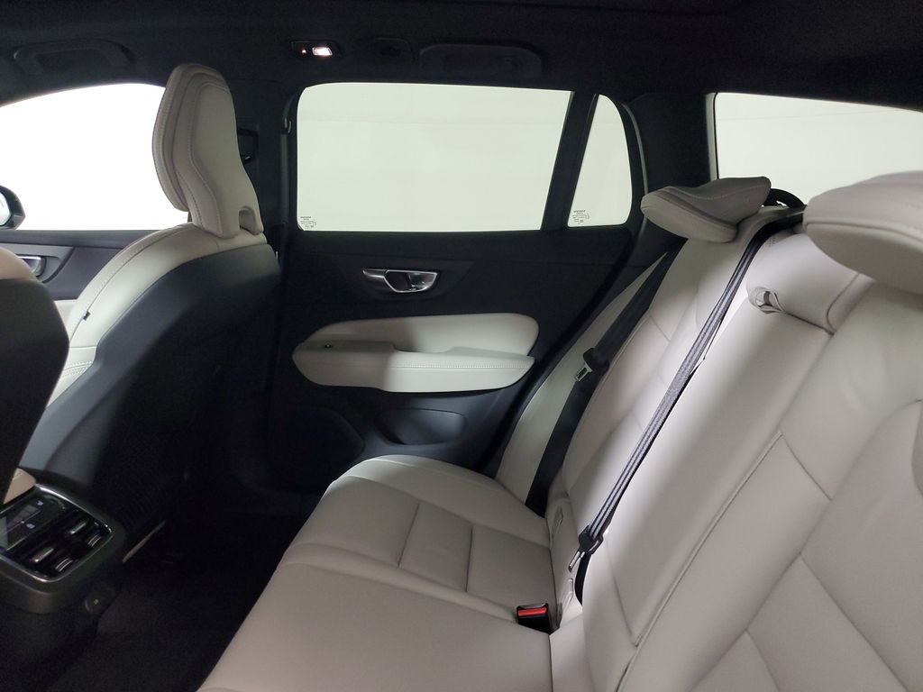 2026 Volvo V60 Cross Country Ultra - Photo 12