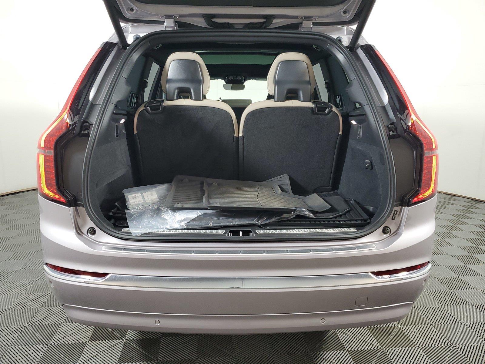 2026 Volvo XC90 Plus - Photo 9