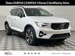 2025 Volvo XC40 B5 Plus Dark Theme SUV