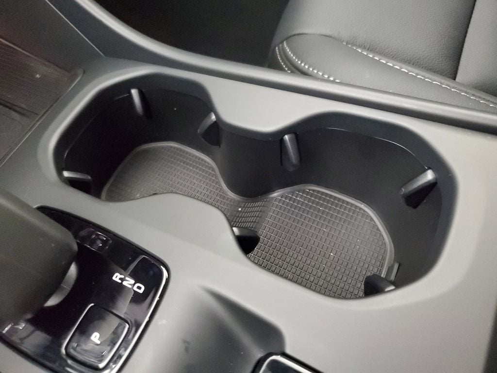 2026 Volvo XC40 Core - Photo 33