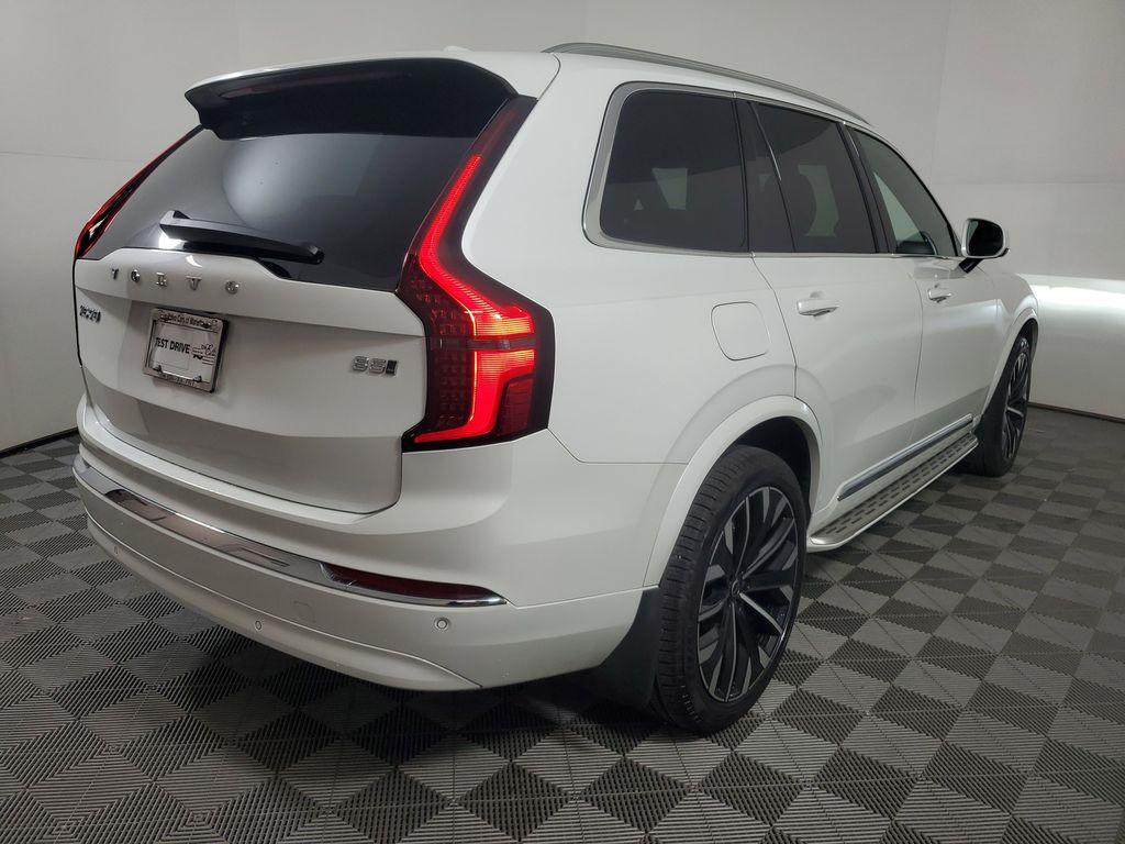 2025 Volvo XC90 Core - Photo 8