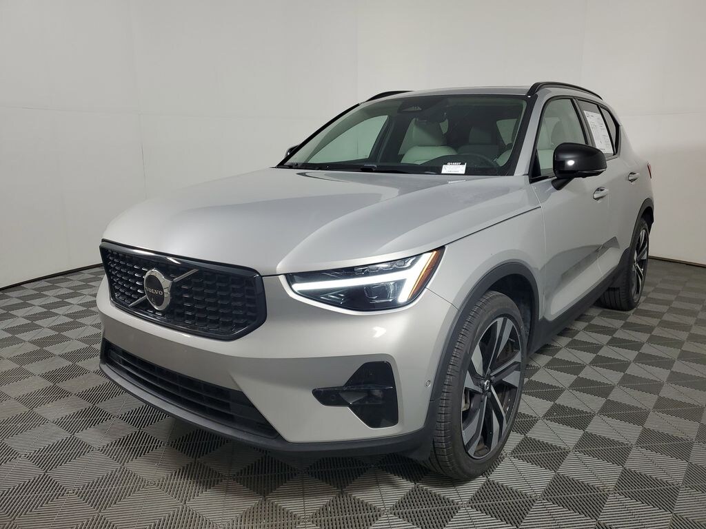 Certified 2024 Volvo XC40 B5 Ultimate Dark SUV