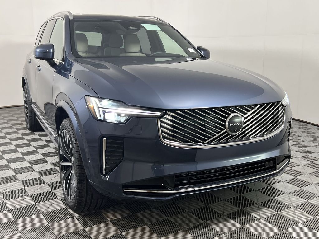 2026 Volvo XC90 Plus photo 3