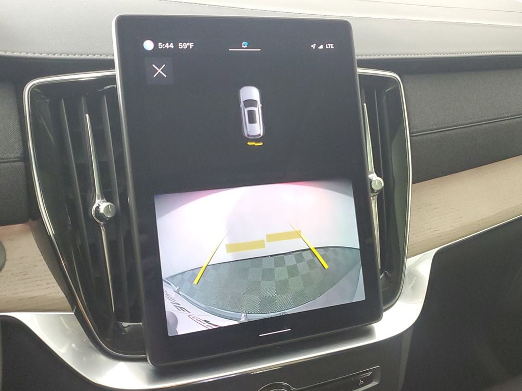 2025 Volvo XC90 Core - Photo 33