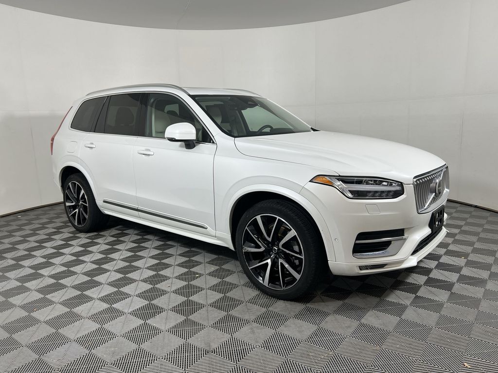 2024 Volvo XC90 Plus photo 2