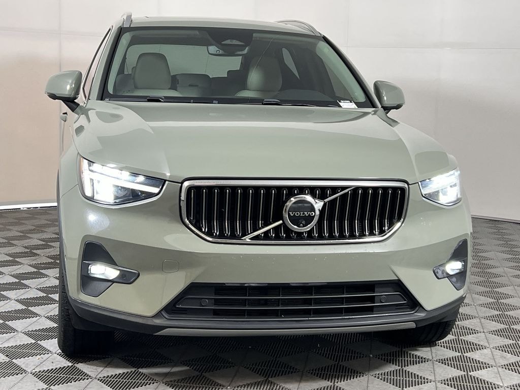 Certified 2024 Volvo XC40 B5 Plus Bright SUV