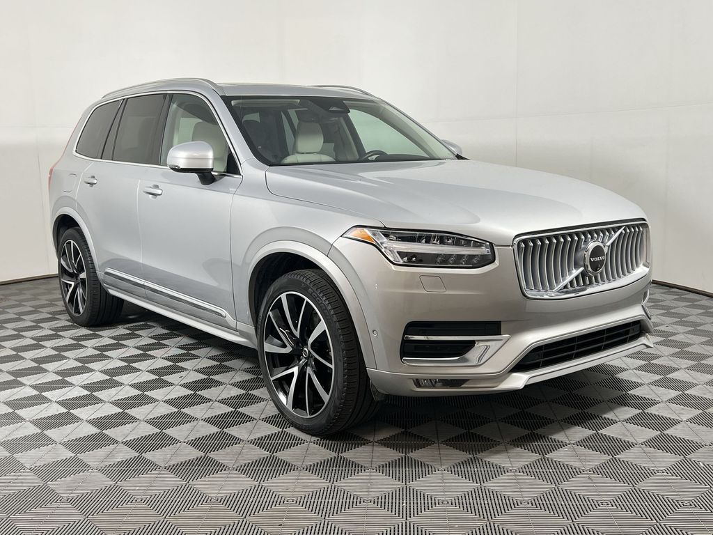 2024 Volvo XC90 Plus photo 2